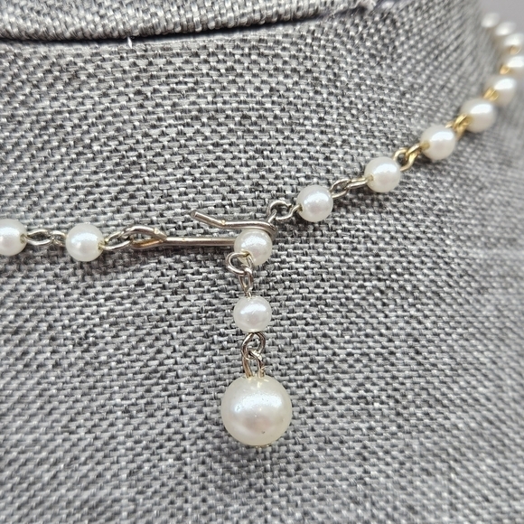 VINTAGE Reversible Aurora Borealis AB Rhinestone and Faux Pearl Heart Necklace - Picture 6 of 7